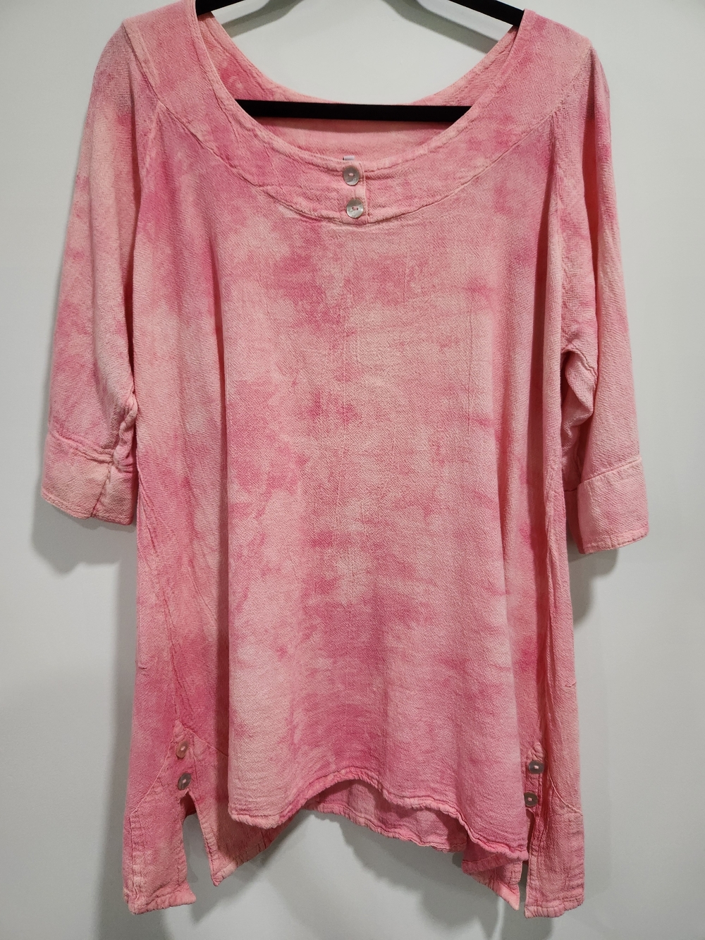 bryn Walker Pink Tie-Dye Scoop Neck Tunic Linen Mother Of Pearl Buttons